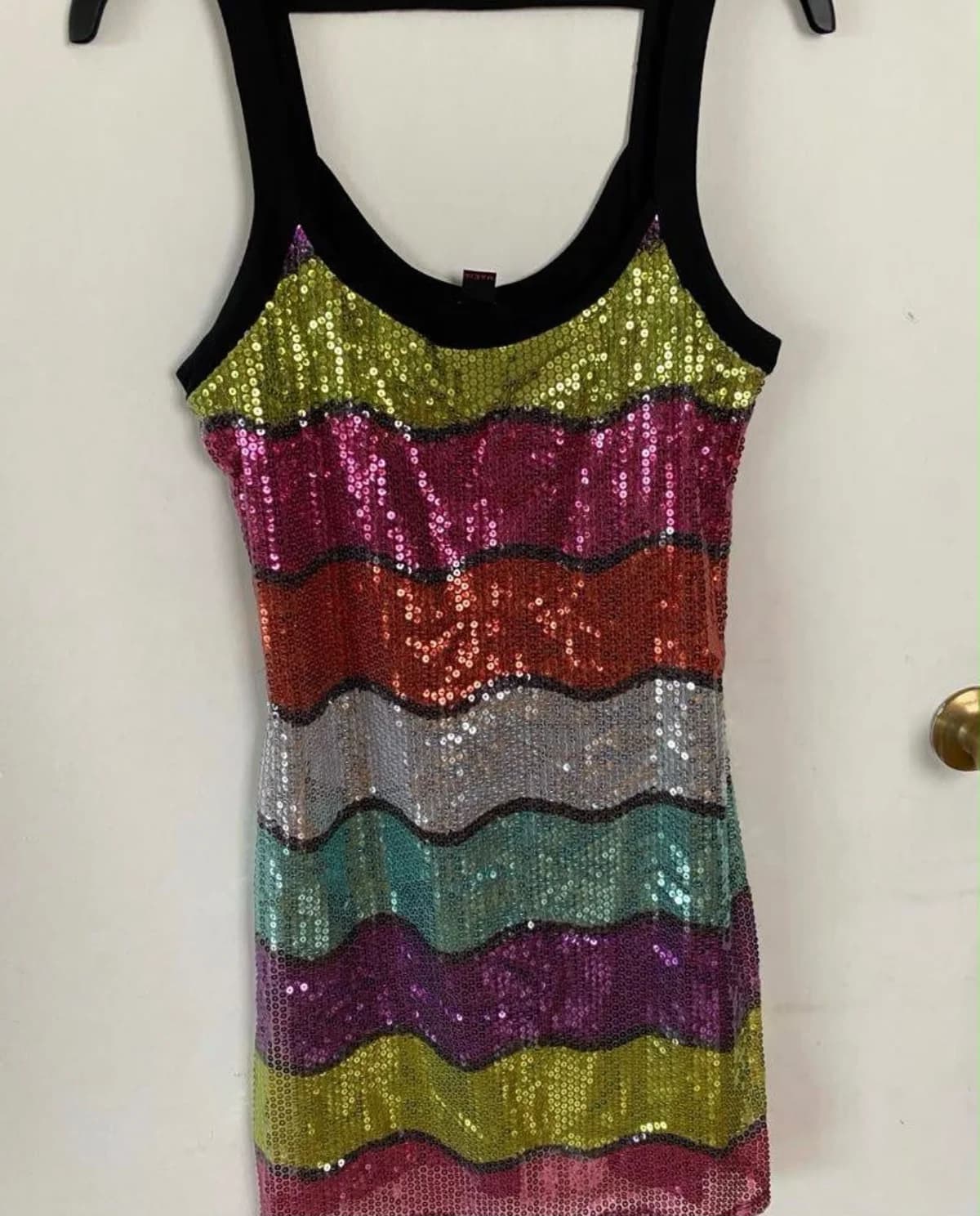 Vestido corto lentejuelas — foto 1