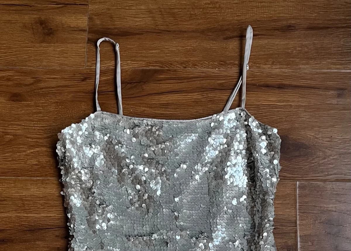 Vestido corto lentejuelas plateado