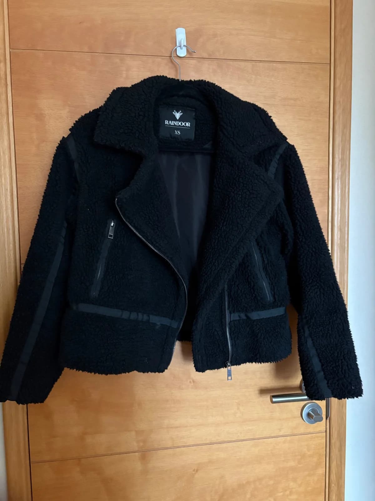 Usado por Javiera Martinez (Javi Martínez), Chaqueta Raindoor , talla XS