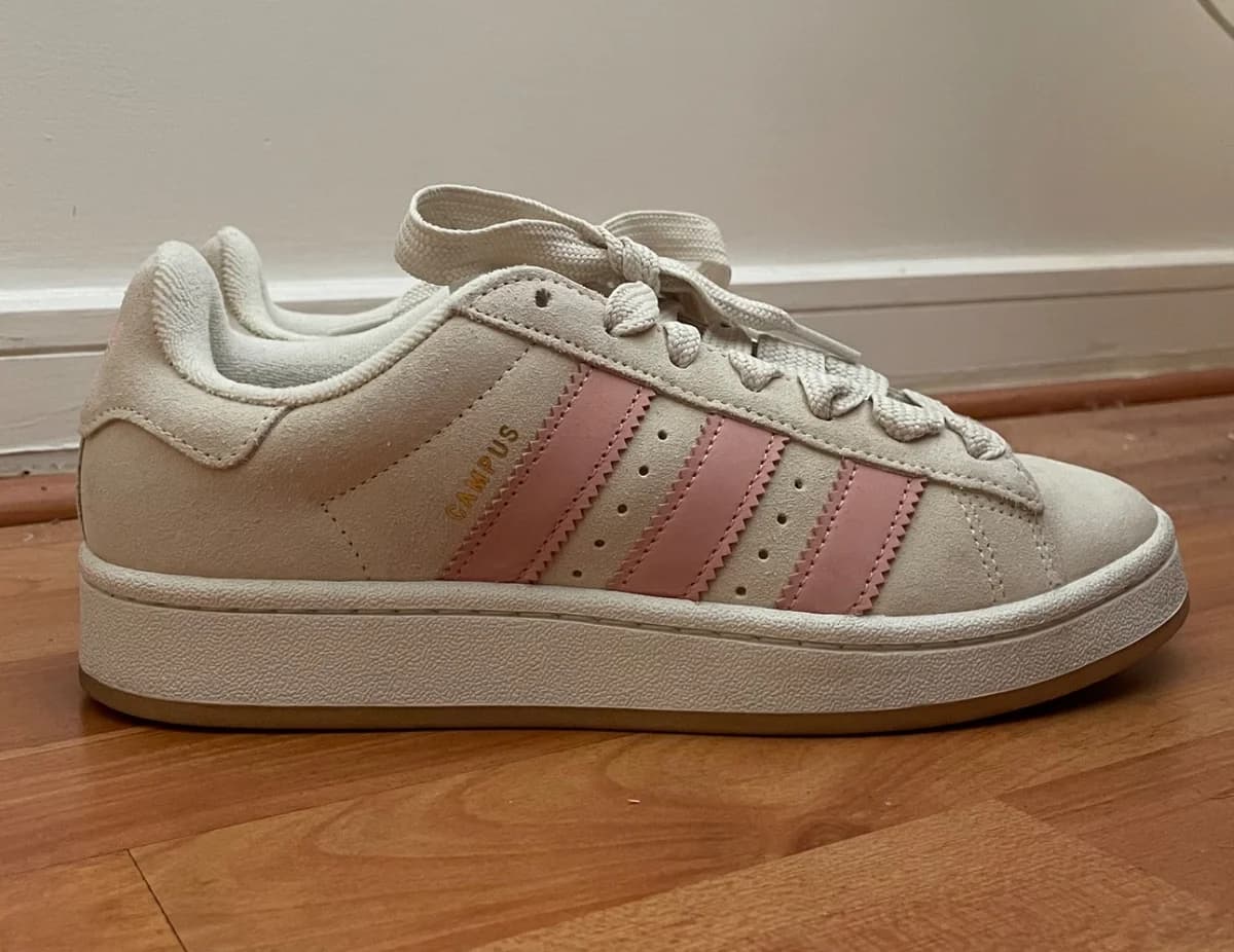 Usado por Cata Pilleux , Campus 00s color crema y rosado , talla 39 1/2