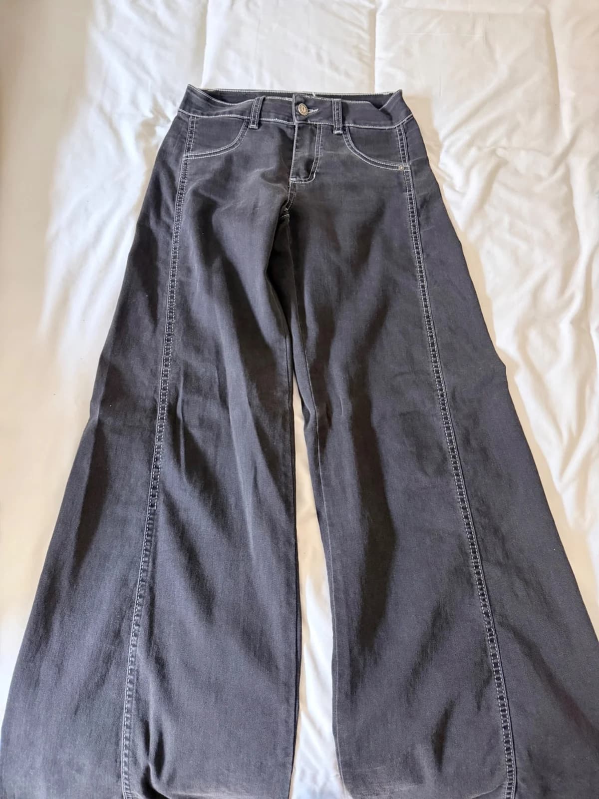 Pantalón negro — foto 1