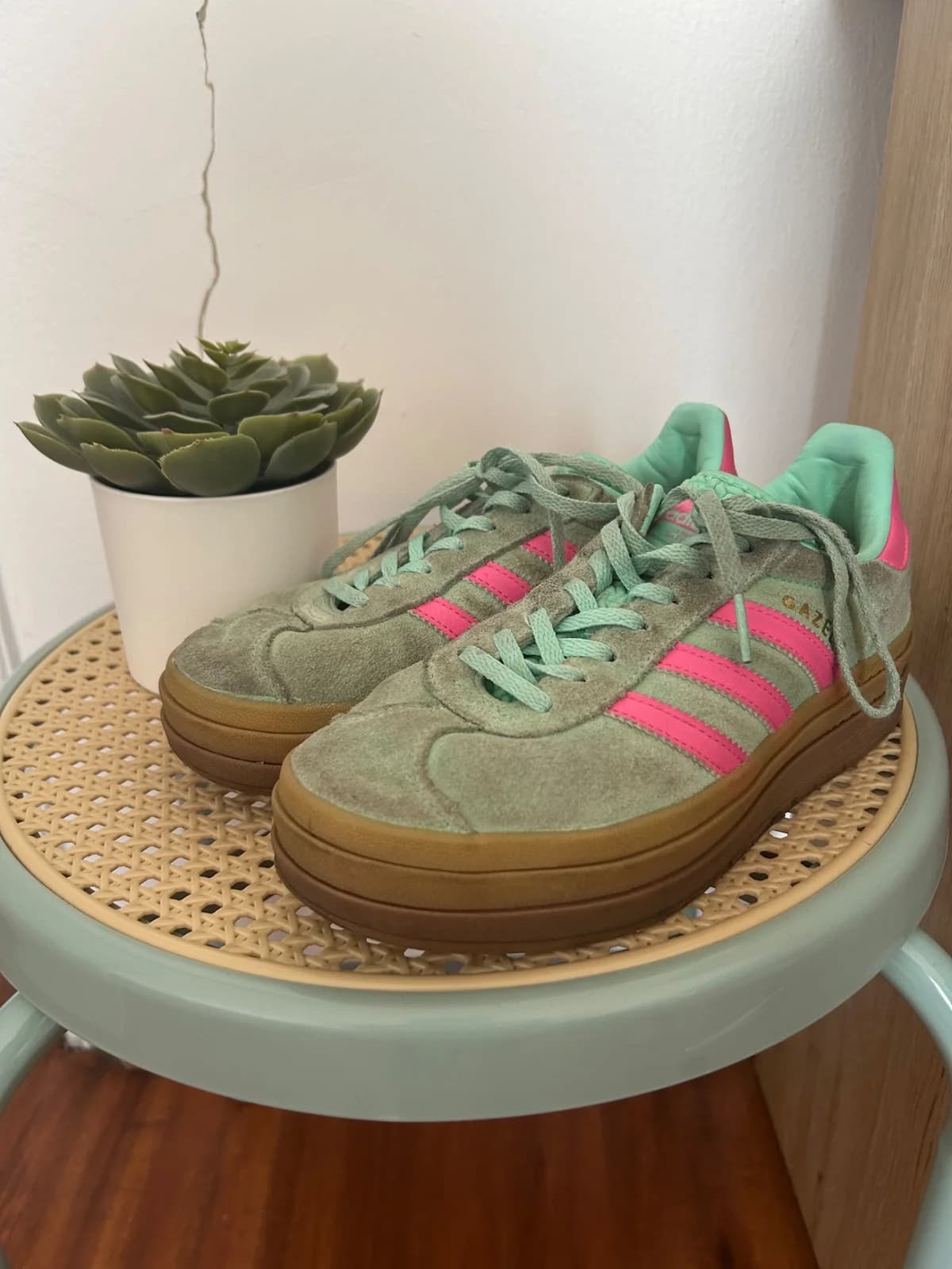 Usado por Elisa Camilo, Zapatillas Adidas, talla 38
