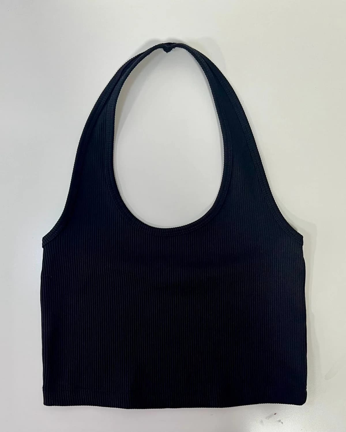 Usado por Sofia Martinez, Top Halter, talla S