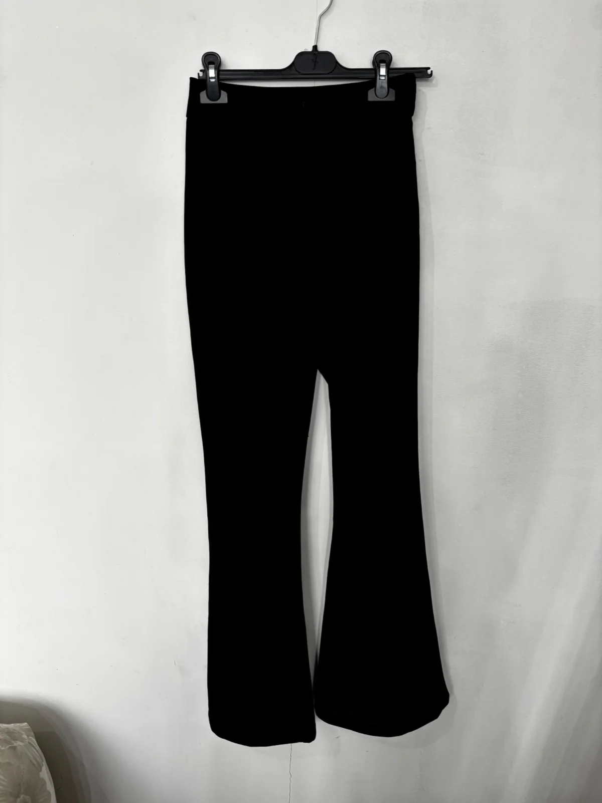 Usado por Vicky Duran, Pantalón flare formal , talla S