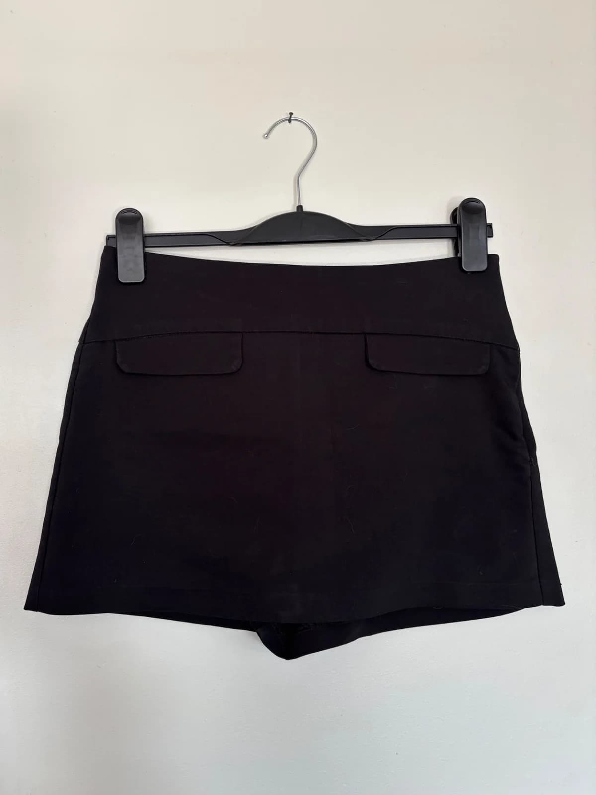 Usado por Andrea Singh, Falda short , talla M