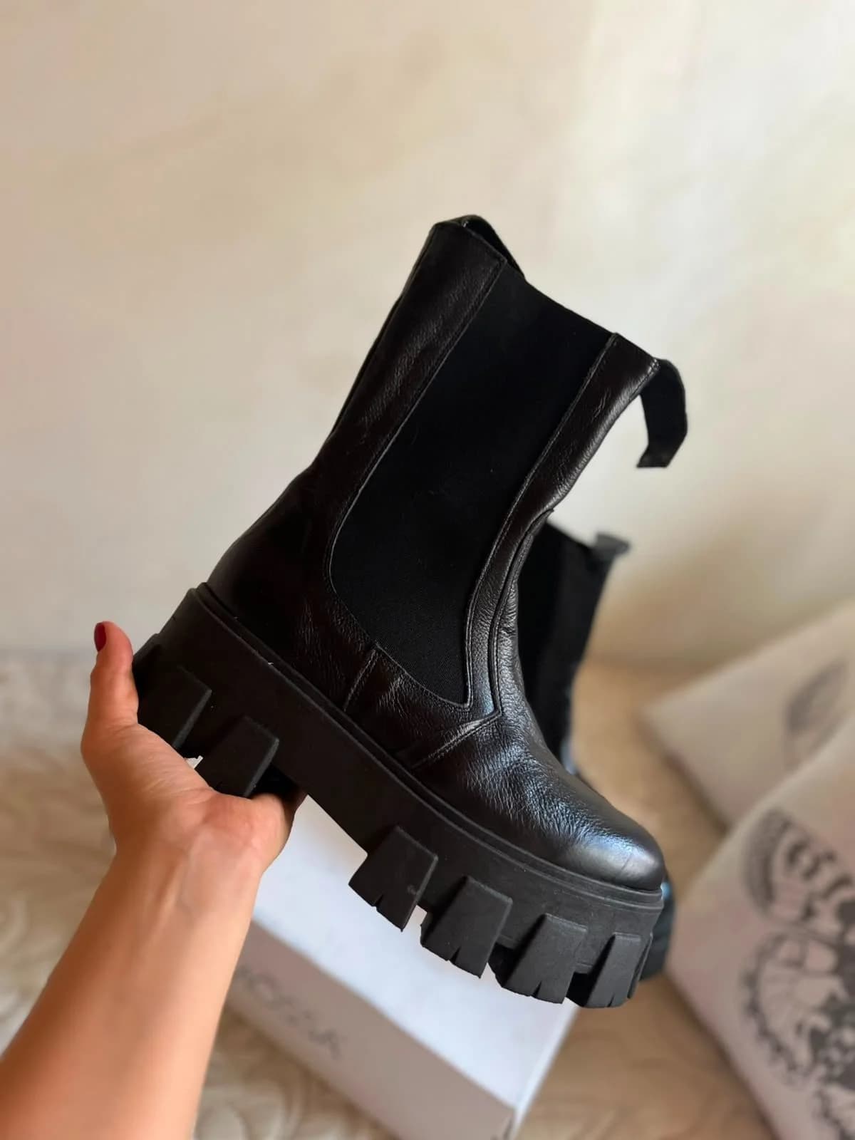 Usado por Rosario Jorquera, Zapatos Mossa Chile nuevos , talla 36