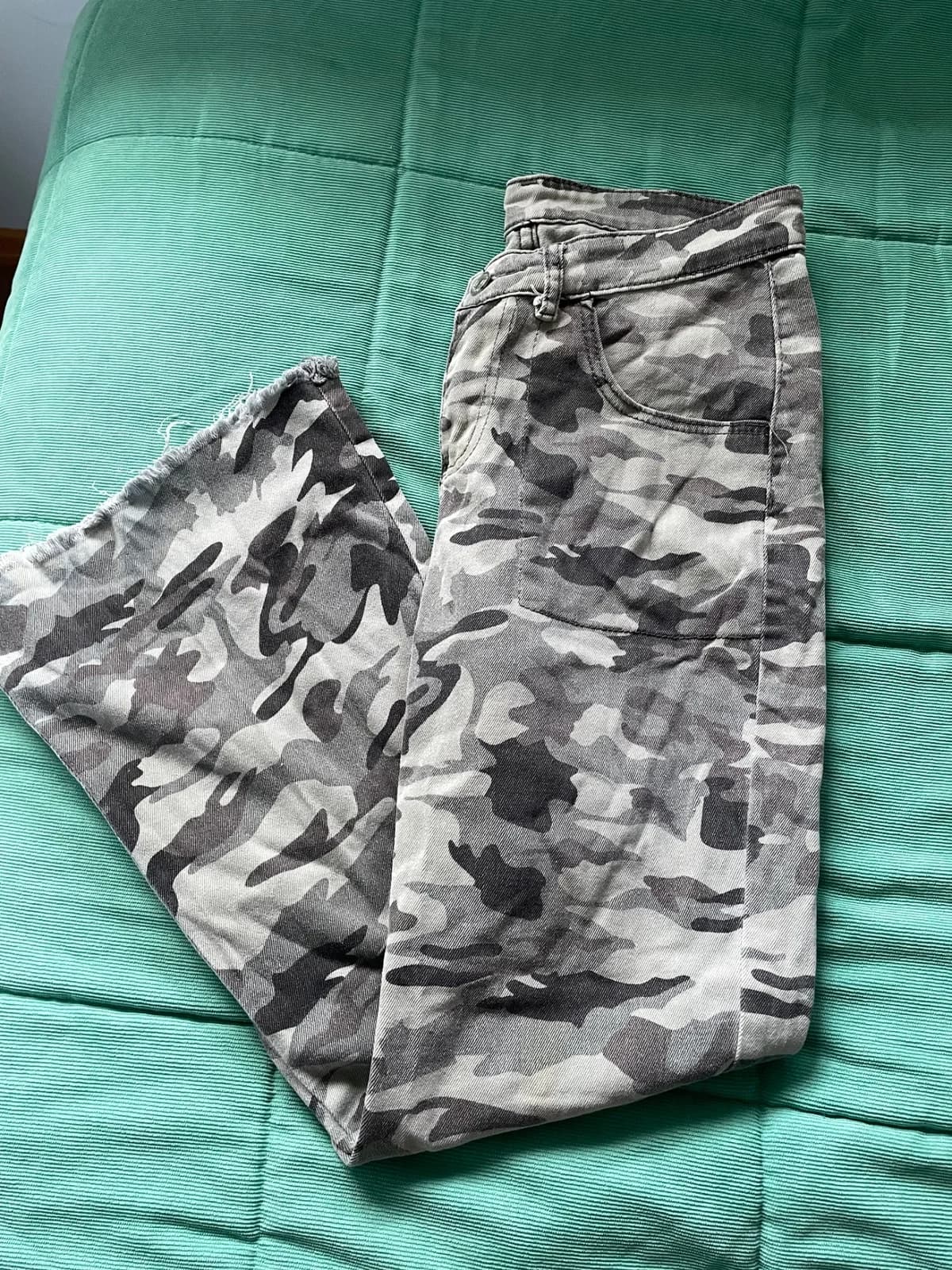 Jeans militar tipo flare — foto 1