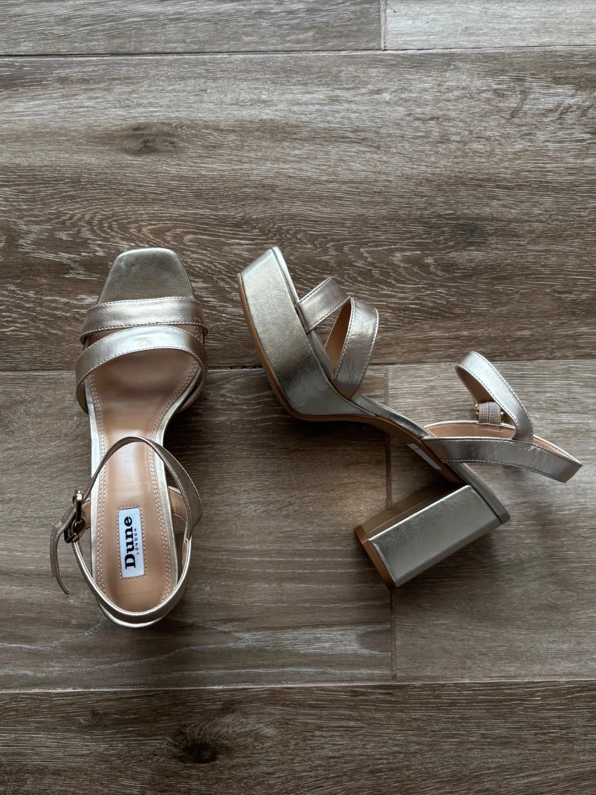Zapatos Dorados