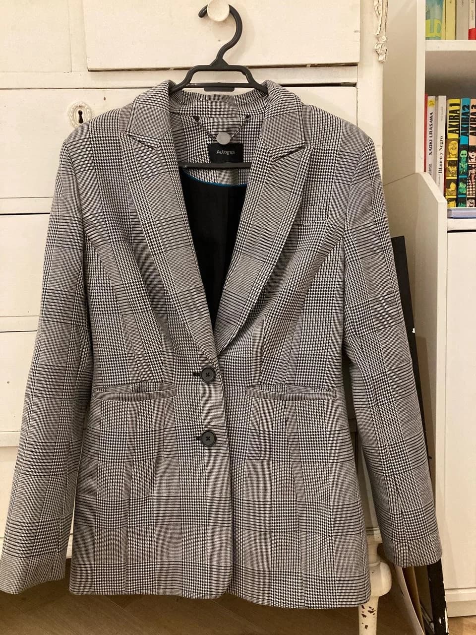 Usado por Josefina Bustamante, Blazer príncipe de Gales, talla 36