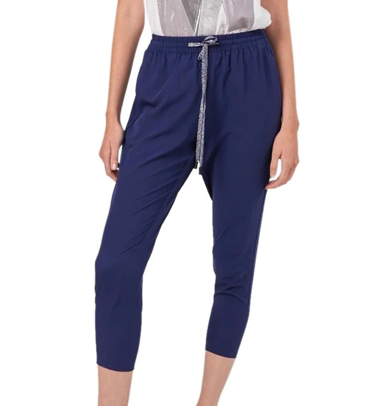 Usado por Aurora Bittelman, Pantalón Capri Azul, talla S