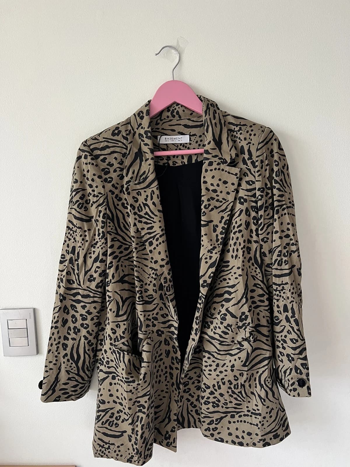 Usado por Aurora Bittelman, Blazer print , talla S
