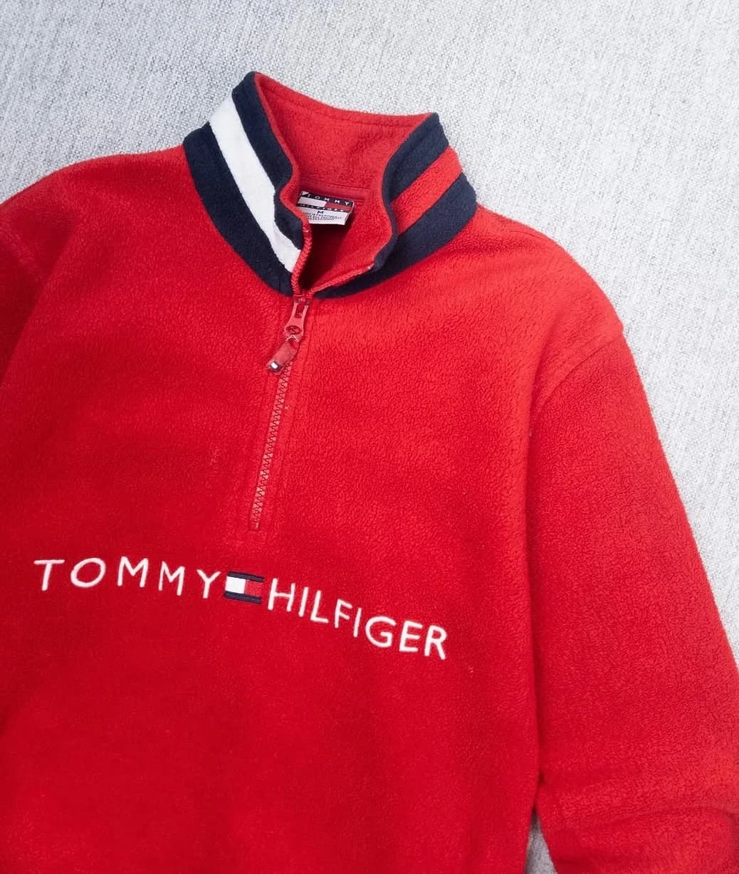 Usado por Florencia Salas, Polar Tommy Hilfiguer, talla M mujer