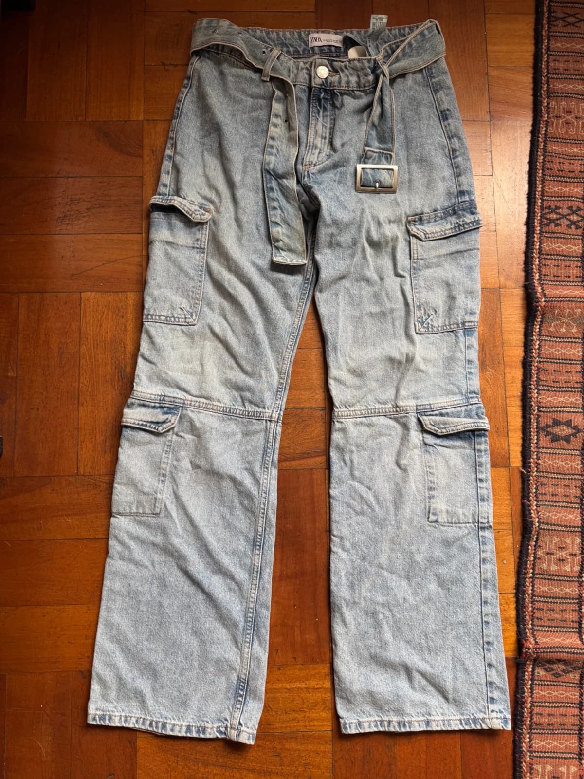 Usado por elisa silva, Jeans cargo, talla 38
