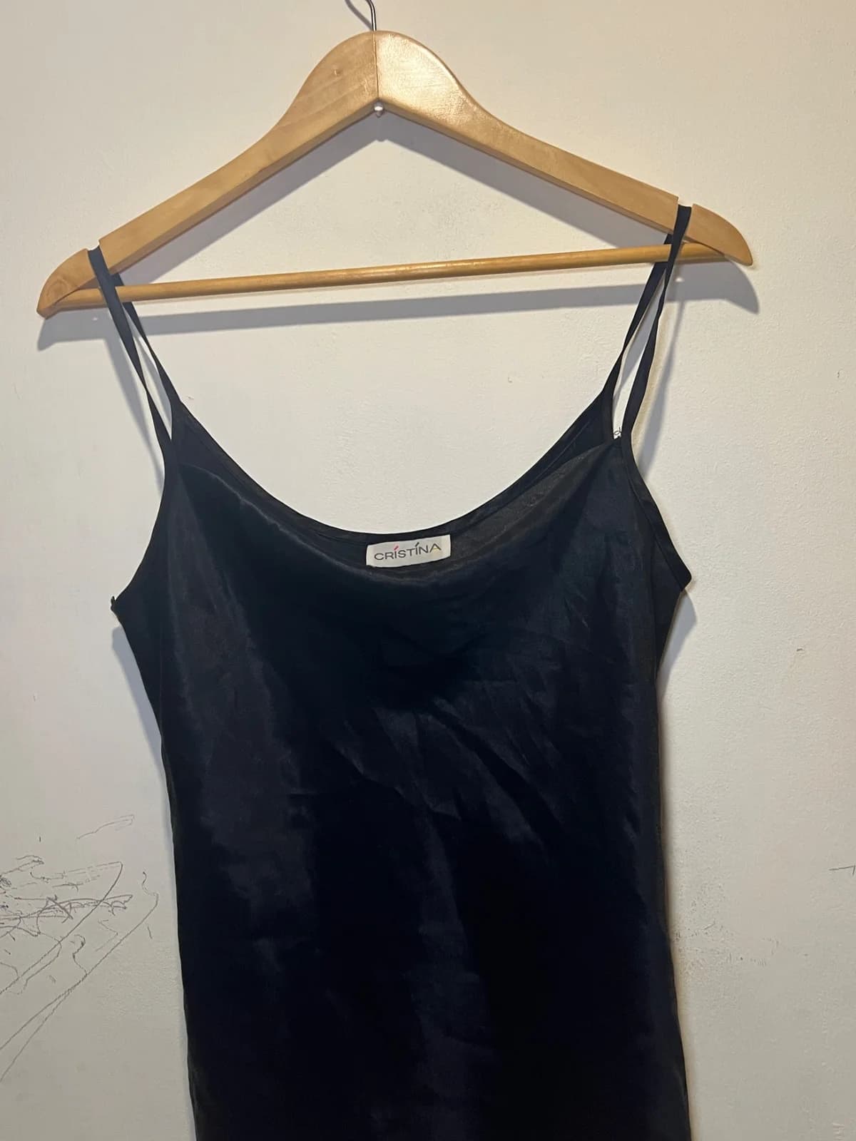 Usado por Scarlett B, Top satén escote caído, talla S/M