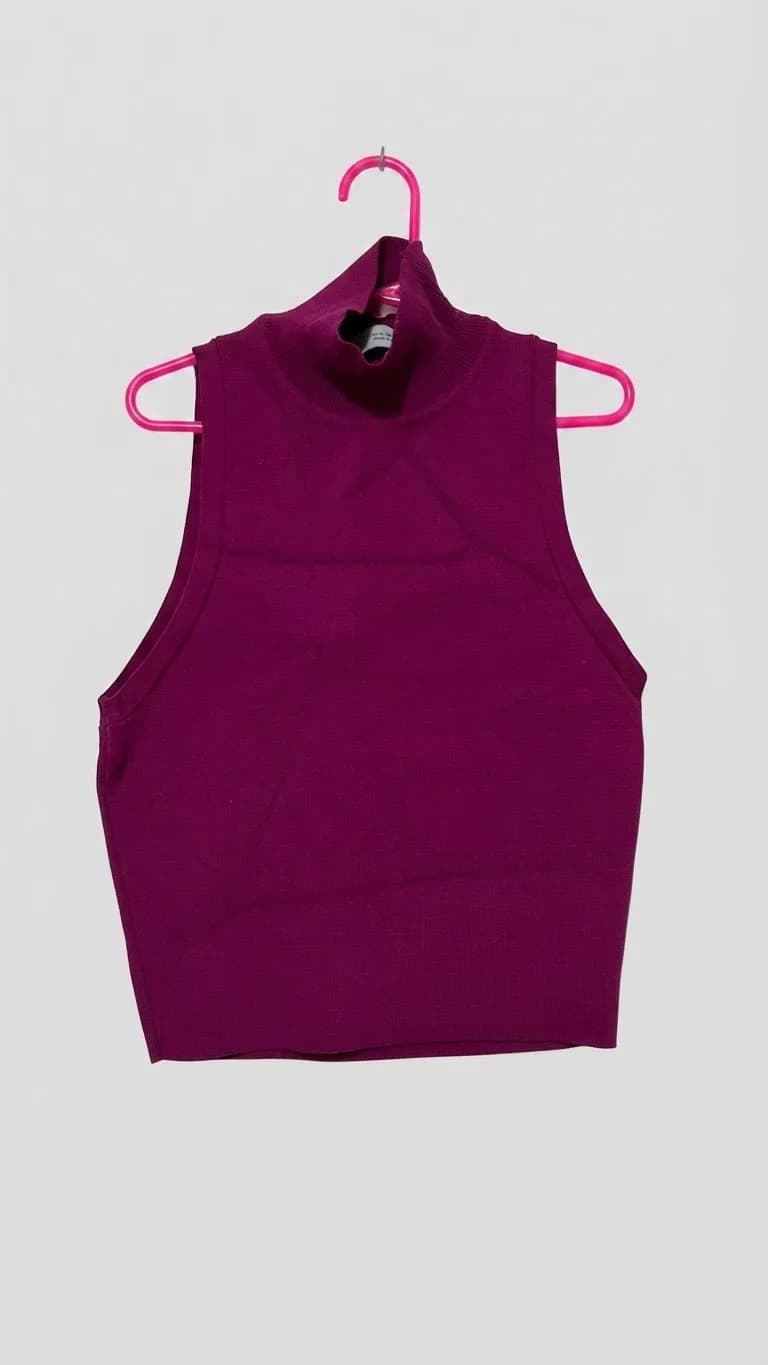 Usado por Catherina Cáceres Urrutia , Chaleco crop Zara, talla S