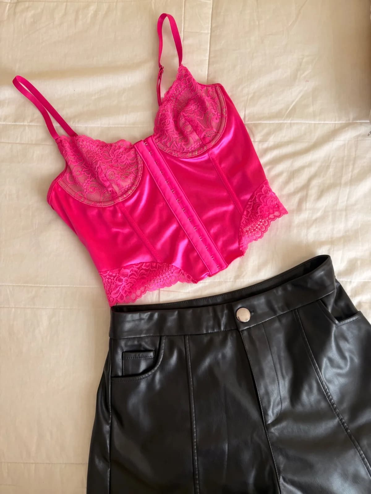 Usado por Rocío Bórquez, Top fucsia, talla M