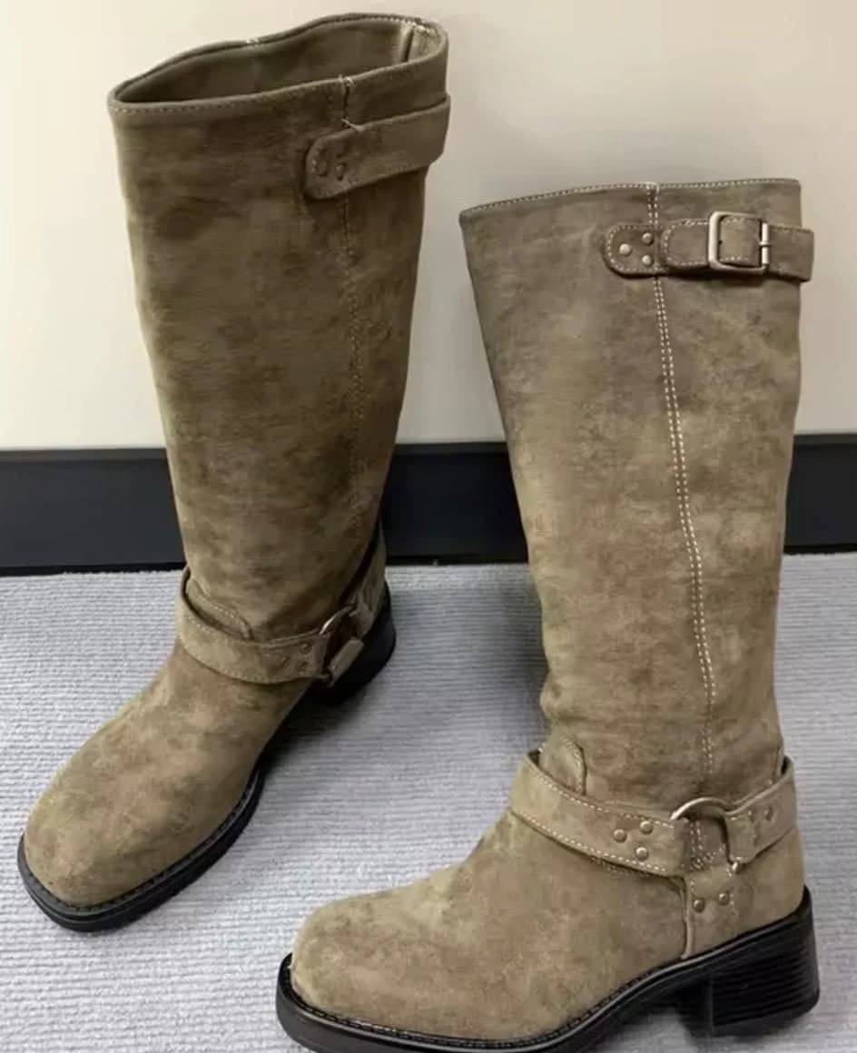 Usado por Stephanie Castro Jaraba, Botas café , talla 38