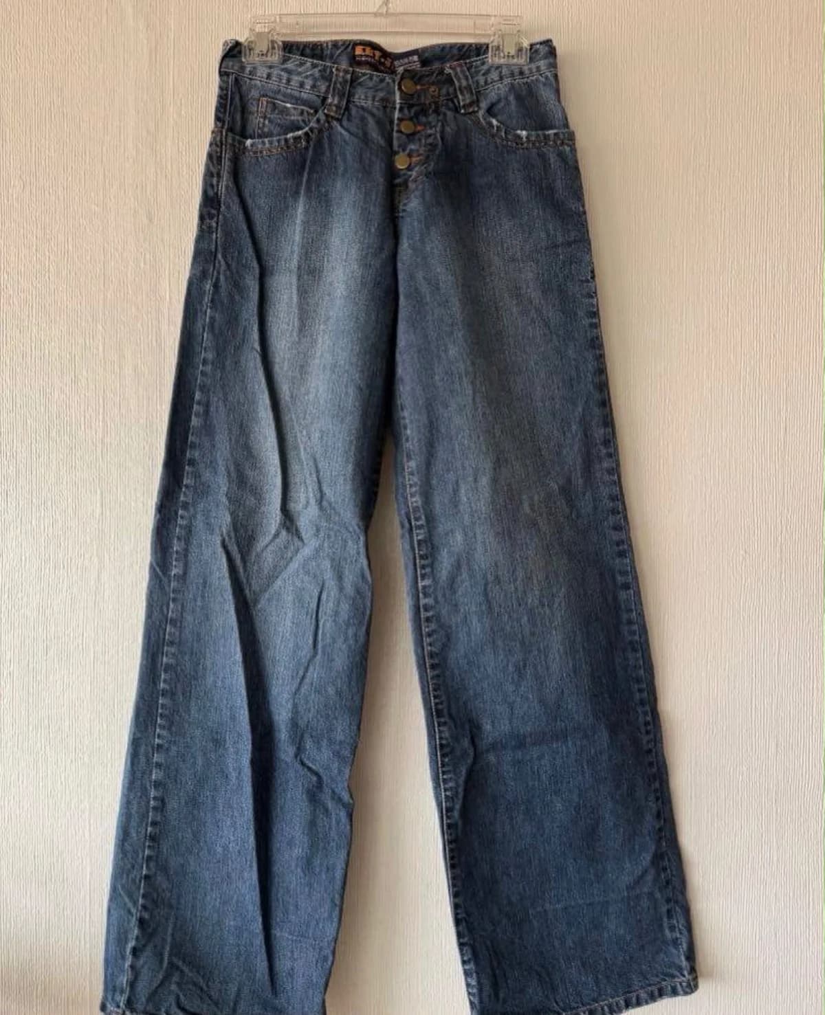 Jeans — foto 1