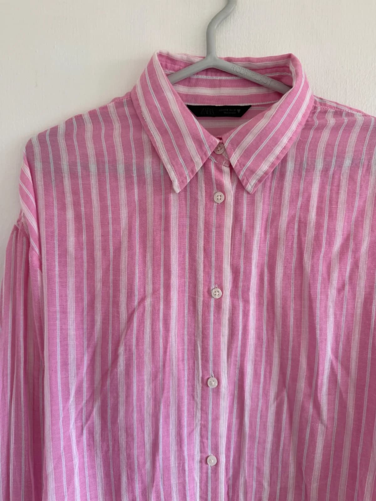 Usado por Isidora Fuenzalida Costa, Camisa Zara , talla M
