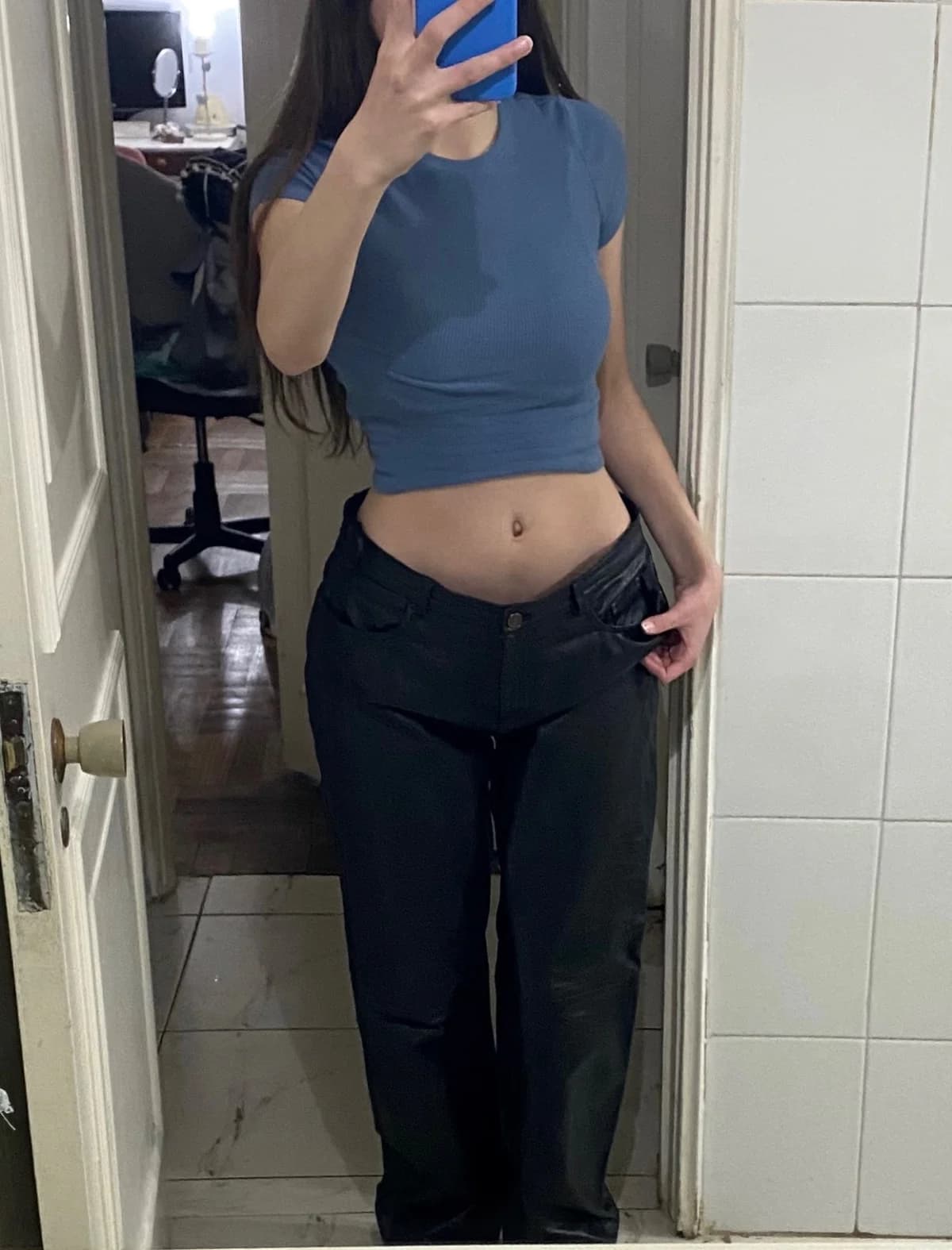 Usado por Sofia Villegas, Jeans ecocuero Southland , talla 40