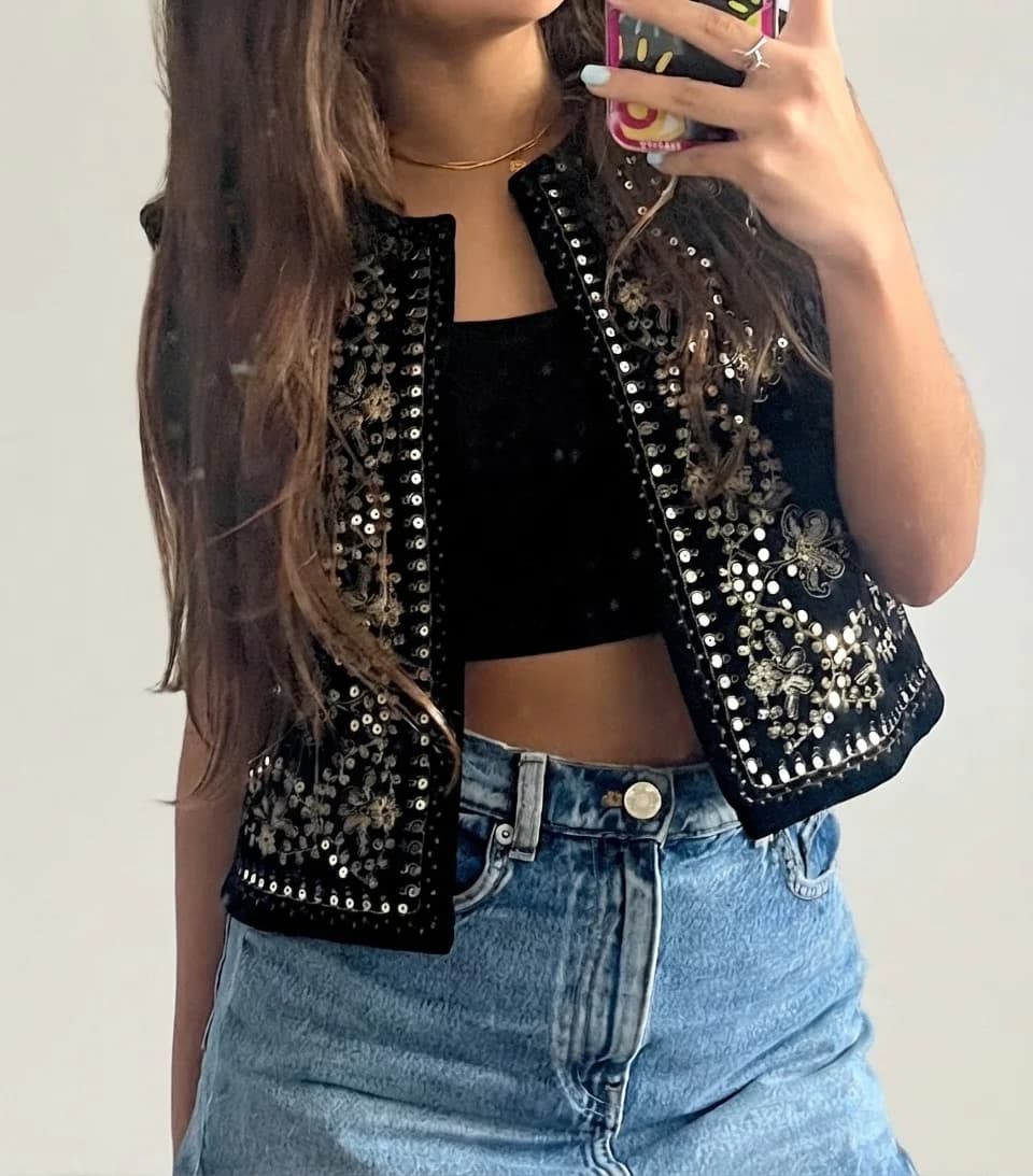 Usado por Valentina Morales Kuhnow, Chaqueta sin mangas , talla M