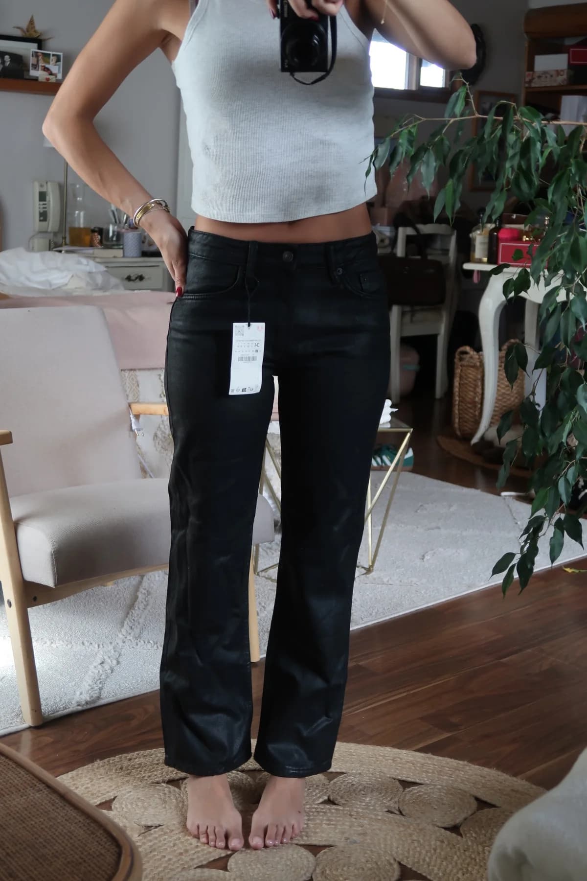 Usado por Elisa becerra , Pantalón eco cuero , talla 34