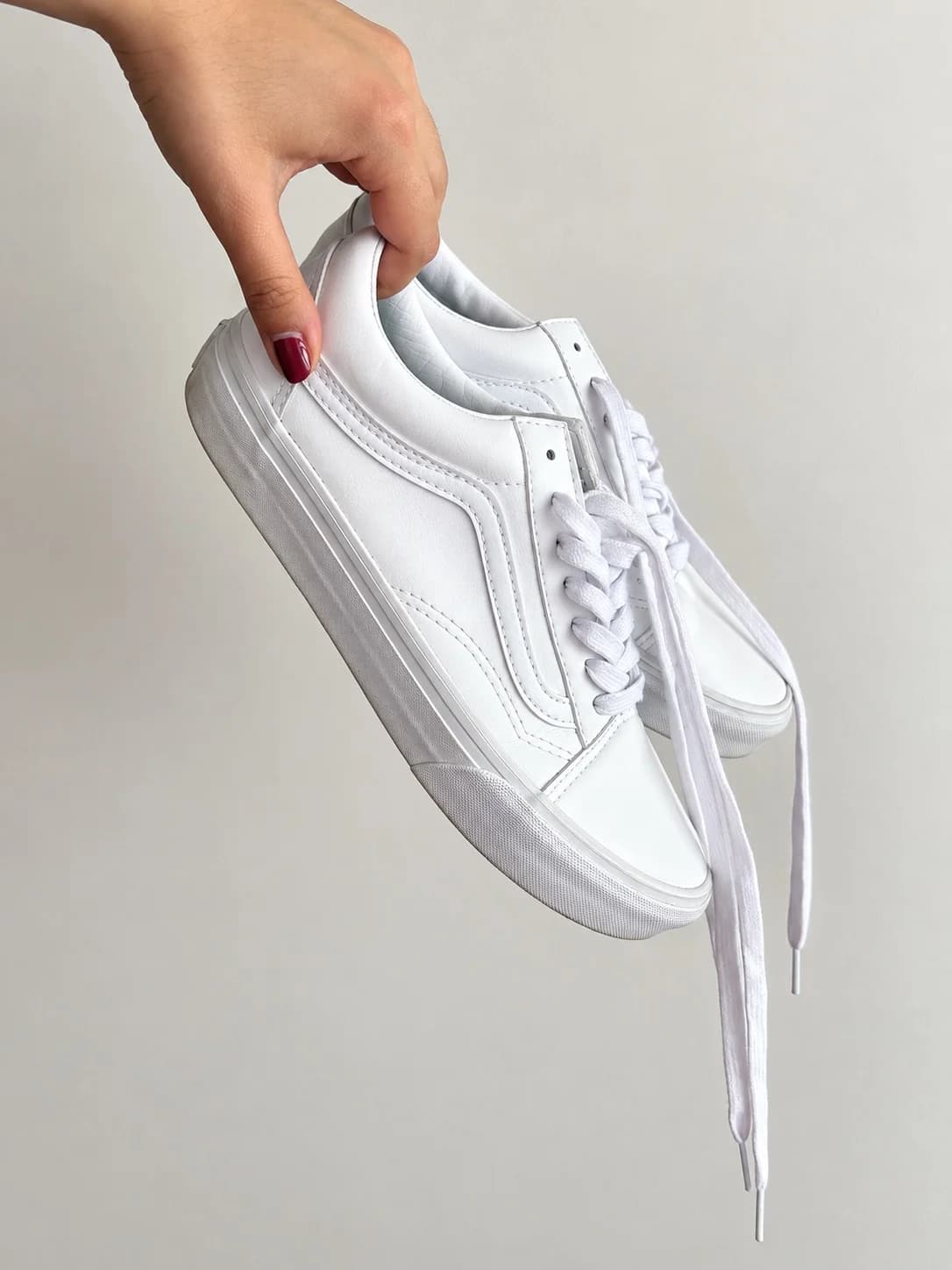 Usado por Ambar Ignacia , Zapatillas old skool cuero, talla 38
