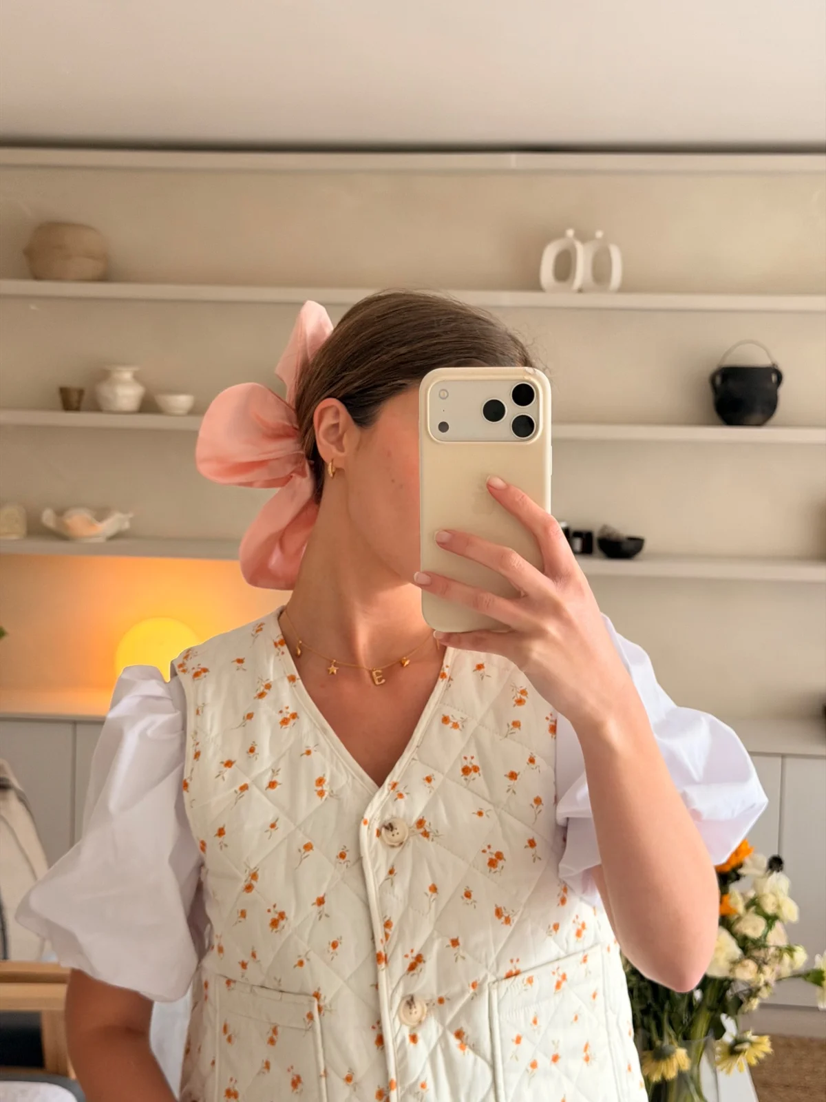 Usado por Emily Zembo, Accesorio pelo Flor