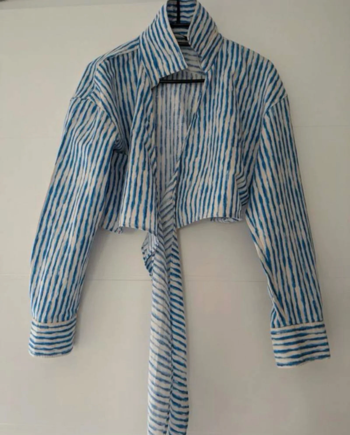 Top Zara azul con blanco — foto 1