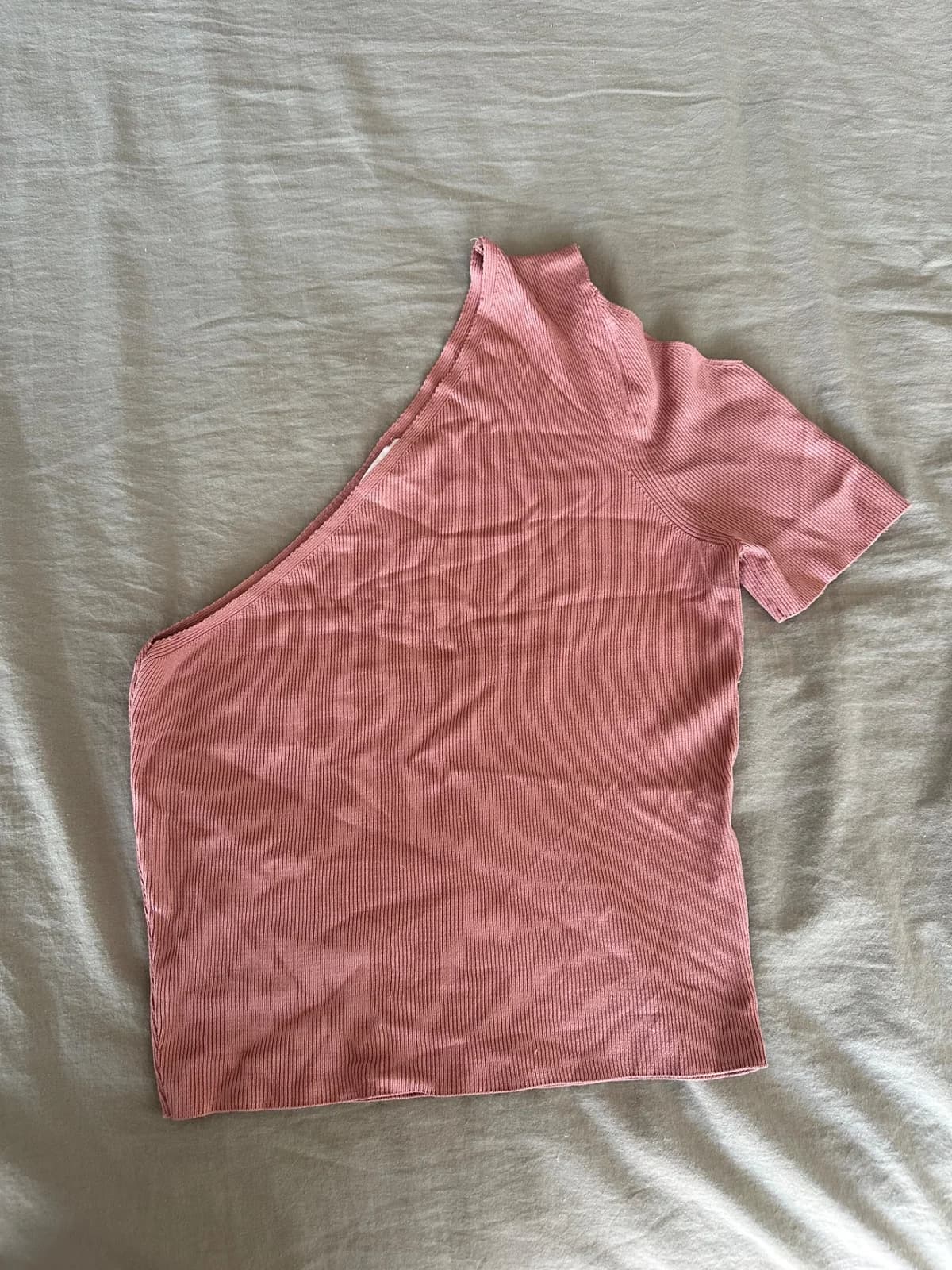 Usado por Closet de Pintando un Rato, Polera asimetrica Zara, talla S