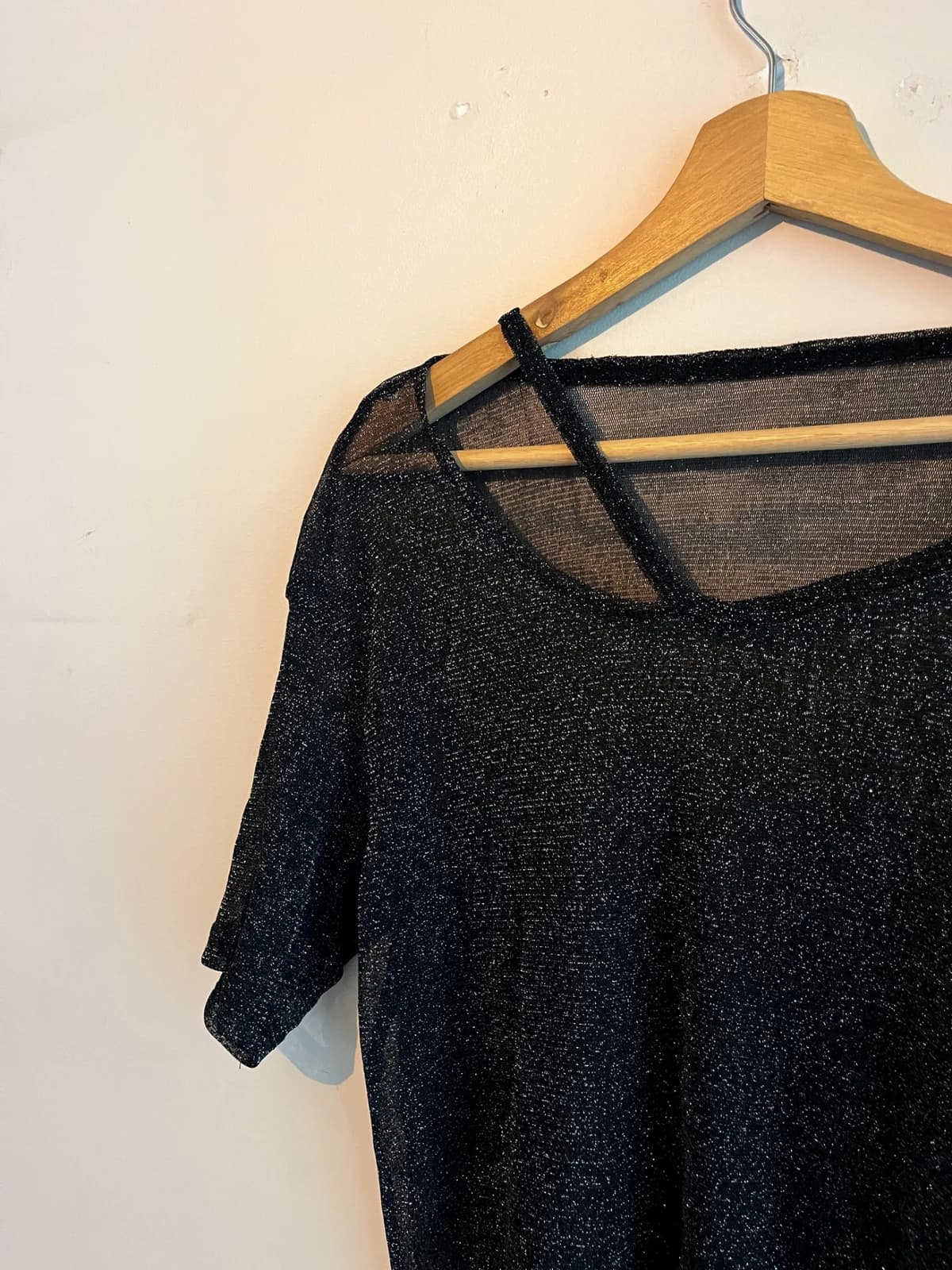 Polera transparente brillos