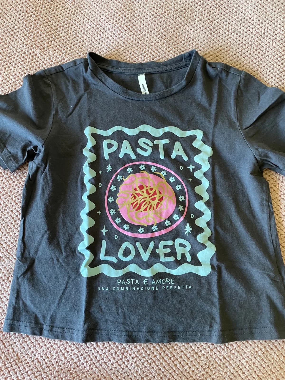 Usado por Maite González, polera corta , talla S