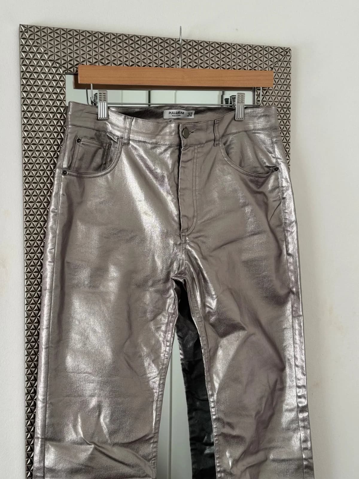 Usado por Scarleth Valentina Ruiz Soto, Pantalón Pull and bear, talla 40