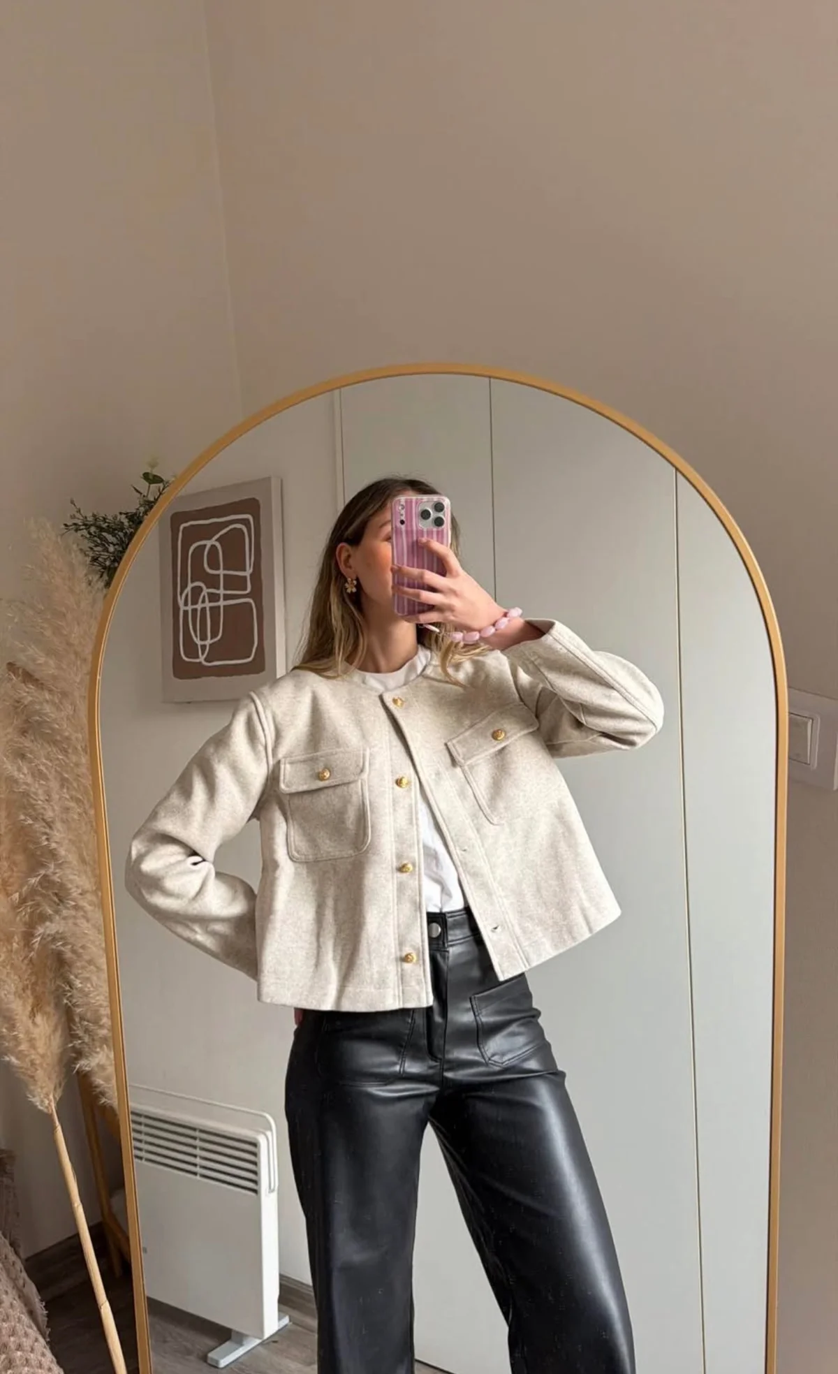 Usado por CAMI MARAMBIO, Chaqueta crema NUEVA, talla TU