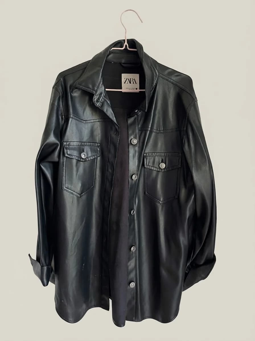 Usado por Amanda Wilson, Chaqueta Ecocuero Zara, talla M