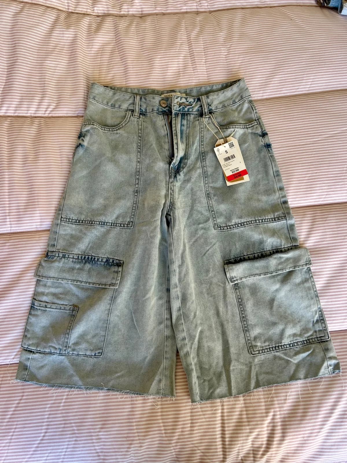 Usado por Elisa Camilo, Shorts largos, talla S