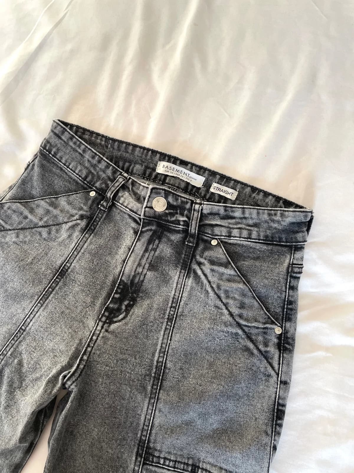 Jeans Straight Cargo Tiro Alto — foto 1