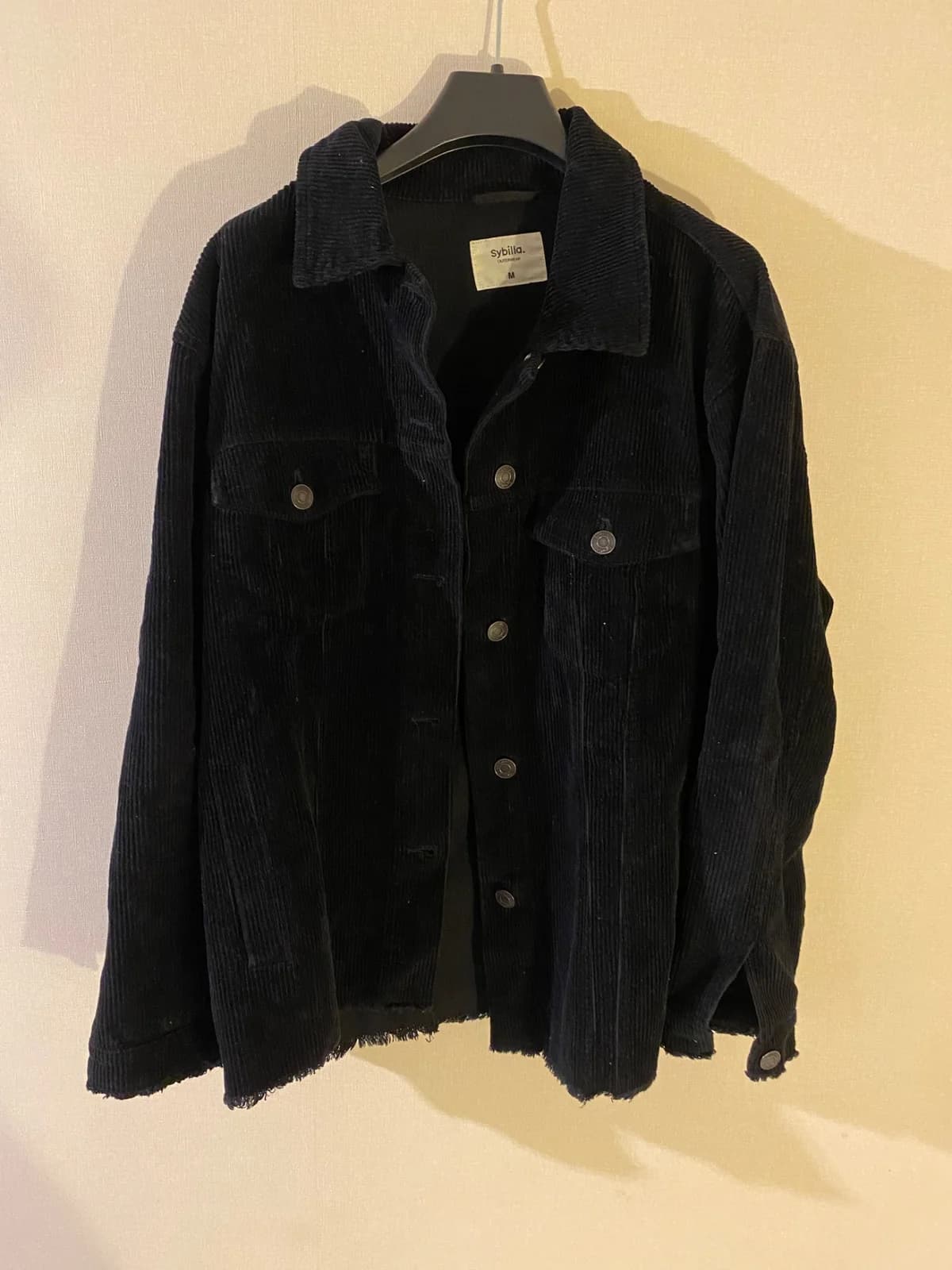 Usado por Andrea Urrutia, Chaqueta Negra Sybilla, talla M