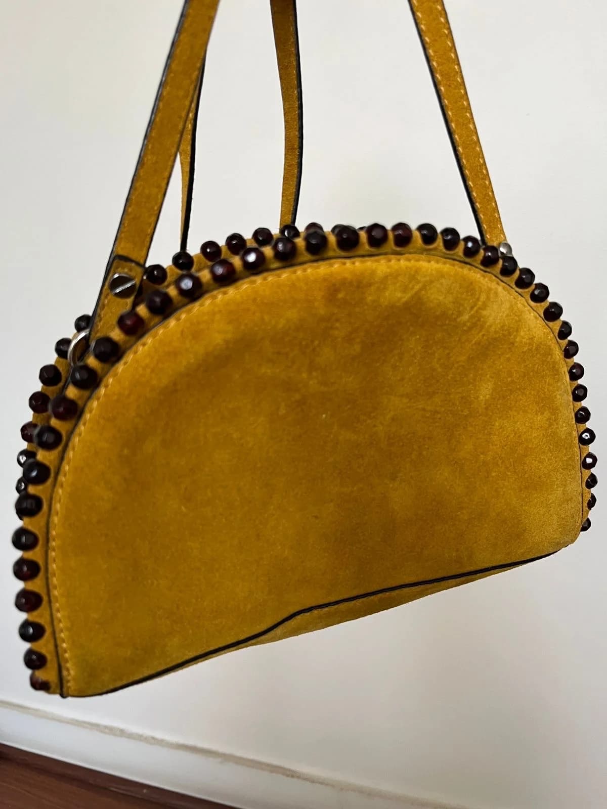 Cartera amarilla gamuza