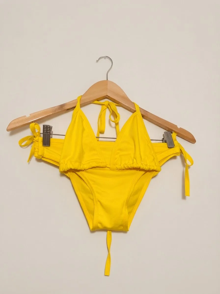 Bikini Amarillo — foto 1