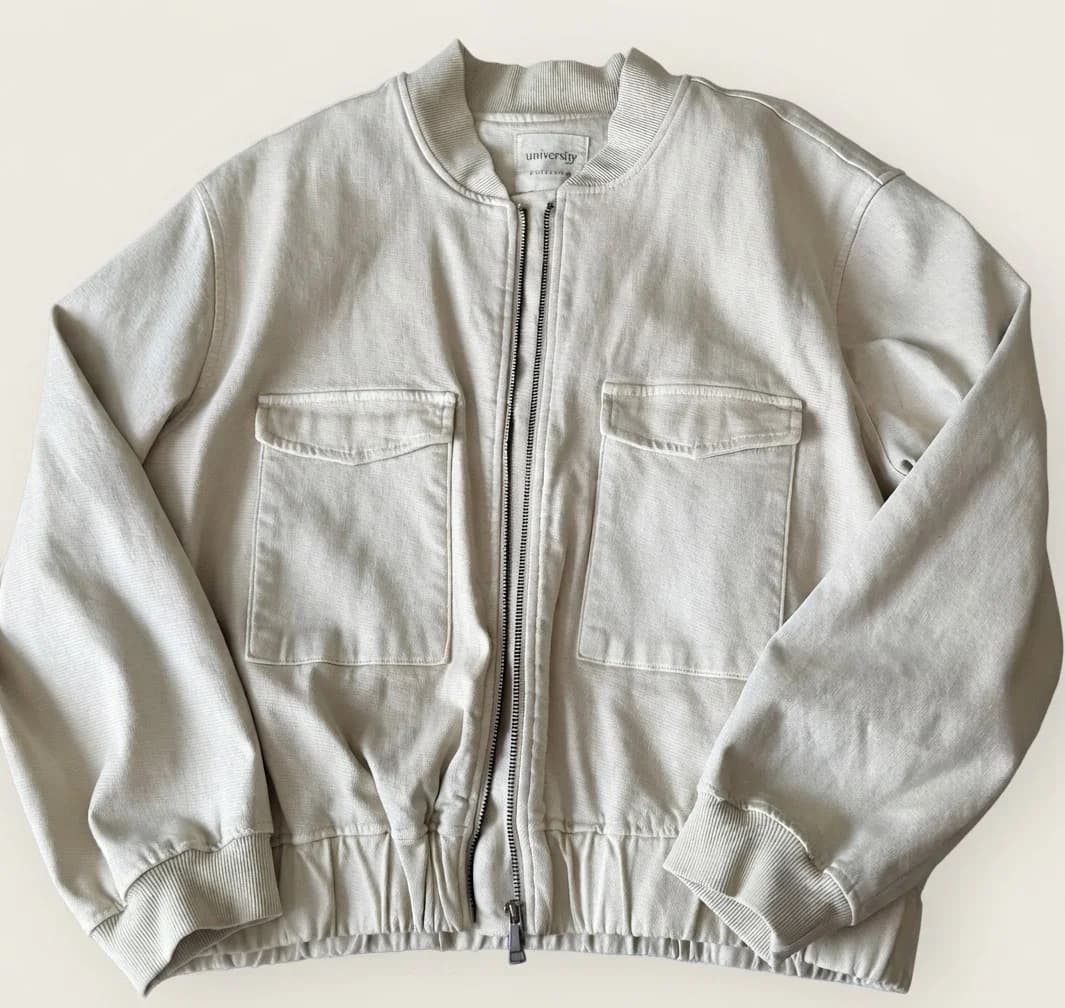 Usado por Agustina Riveros, Chaqueta tipo Bomber , talla L