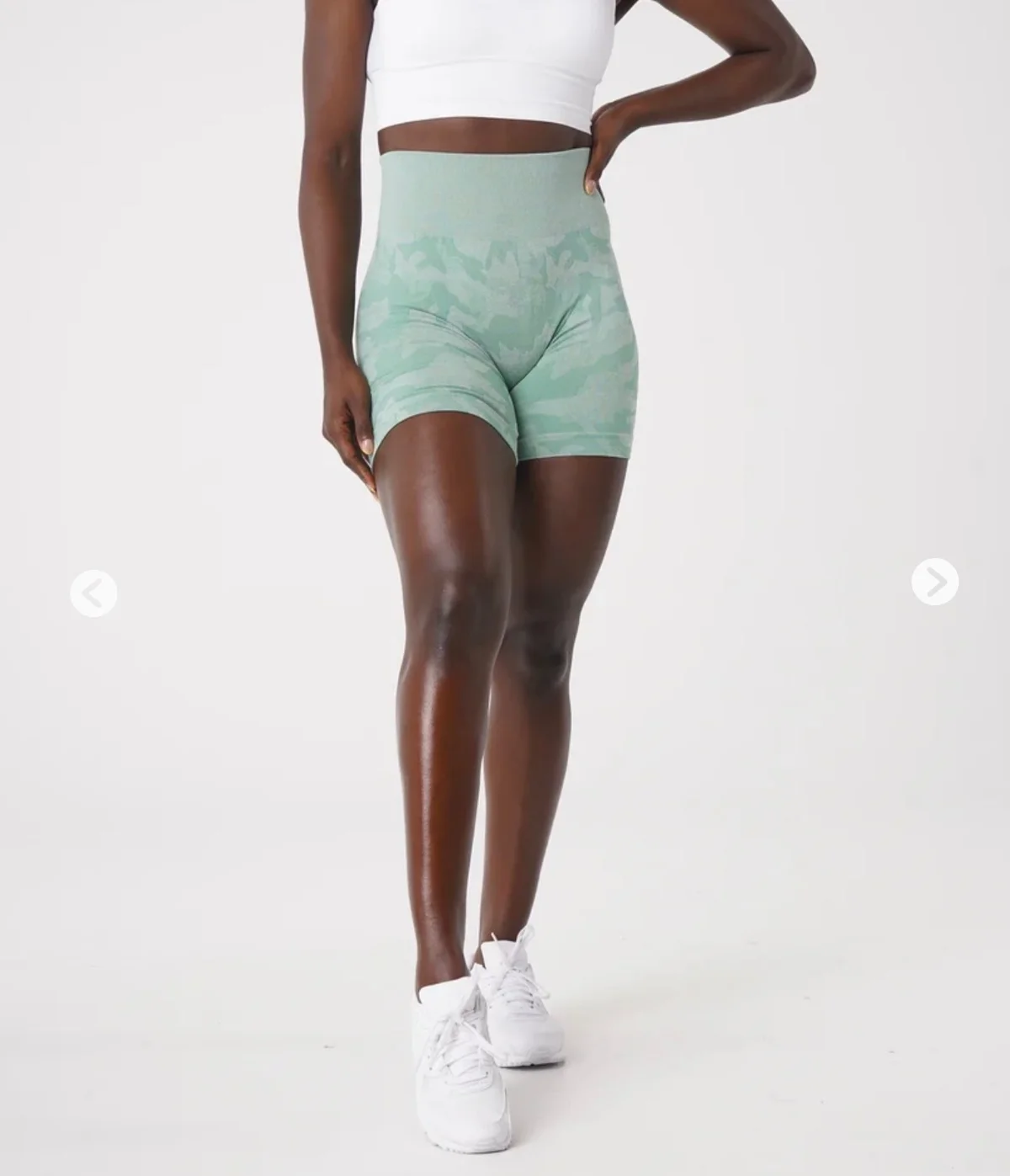 Usado por Scarlett B, Calza deportiva corta , talla S