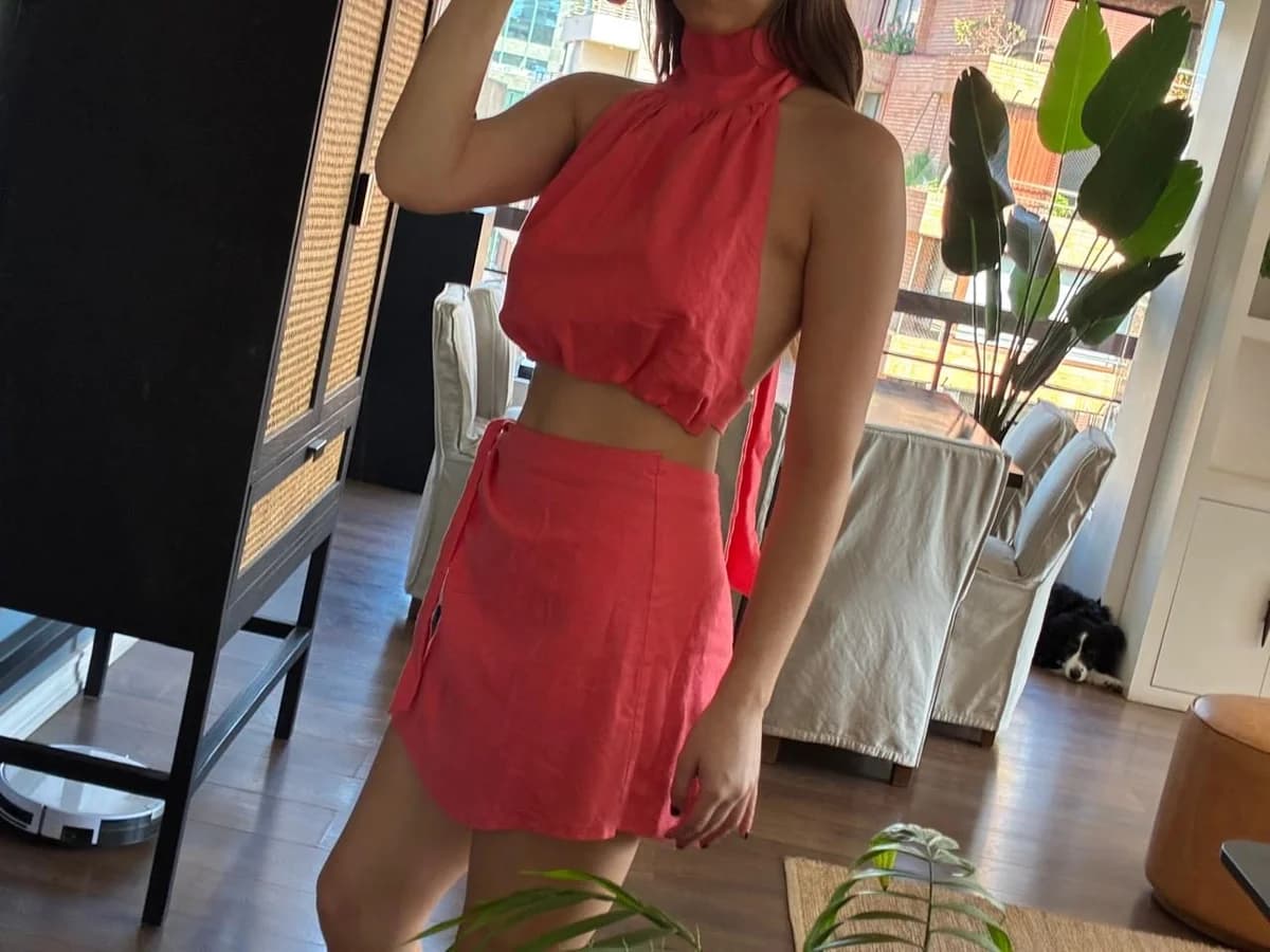 Conjunto de lino marca Alos color salmón