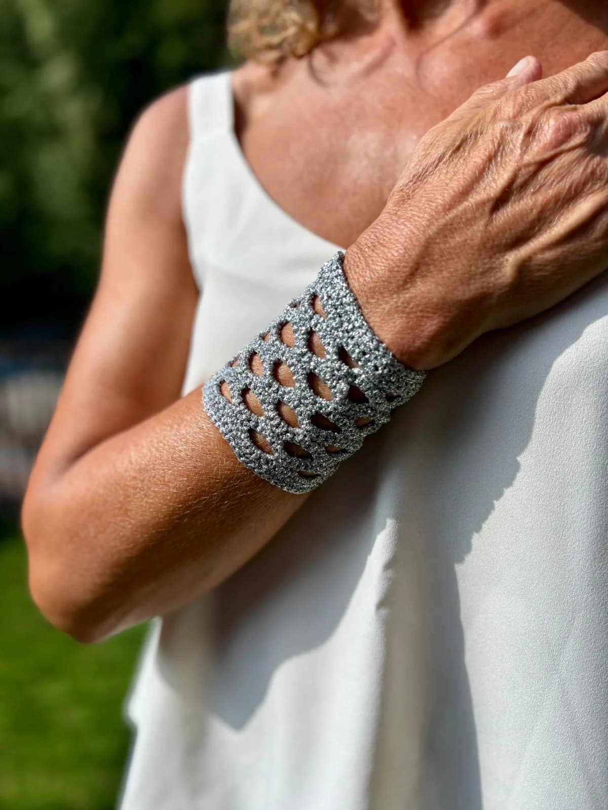 Usado por Brica Crochet, Pulsera crochet plateada, talla Unica