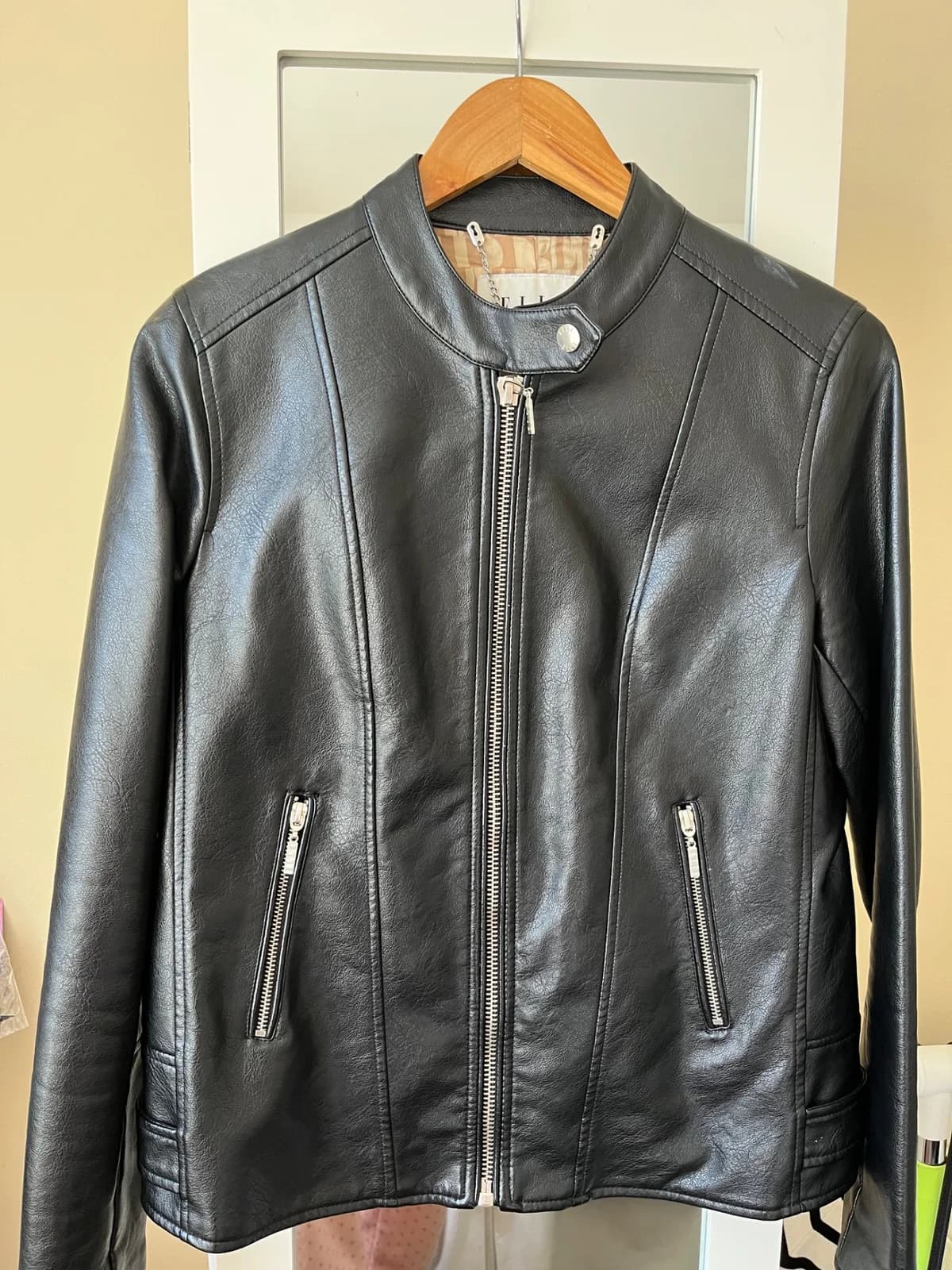 Chaqueta biker ELLE negra efecto cuero — foto 1