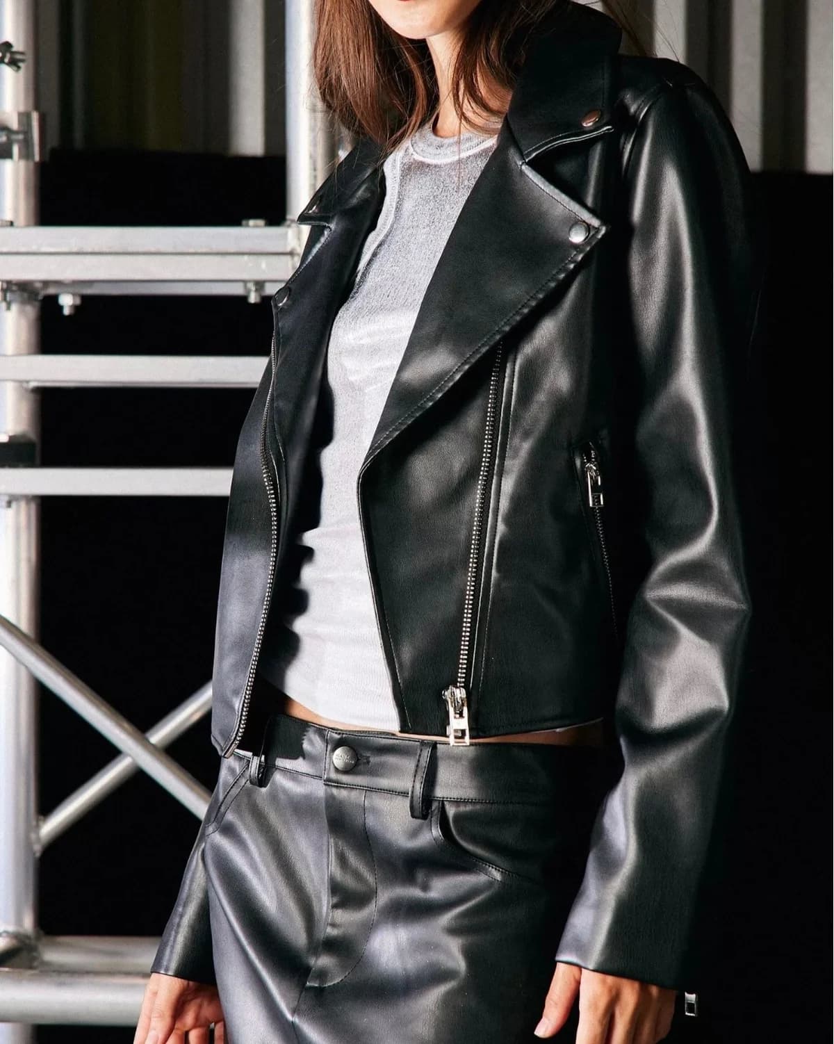 Usado por Isidora González, Chaqueta cuero Alaniz, talla M