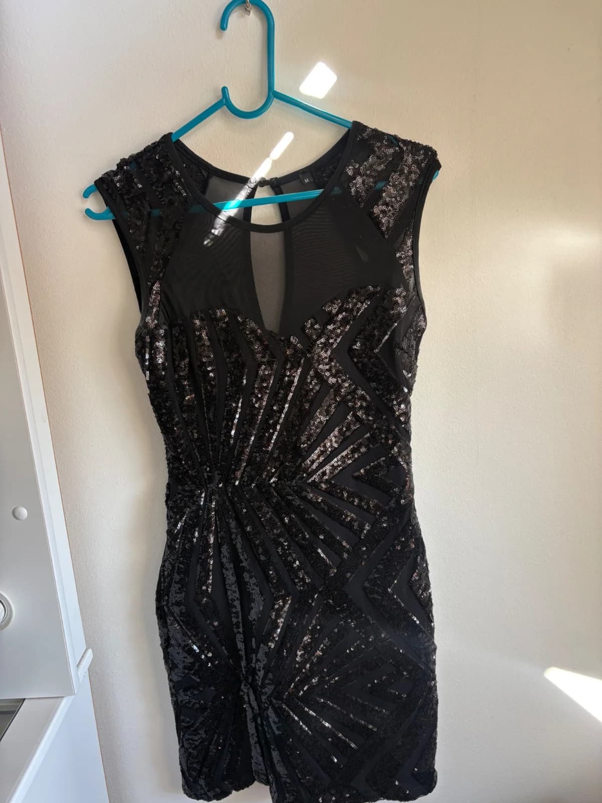 Usado por josefina antonia olid torres, Vestido lentejuelas negro, talla M