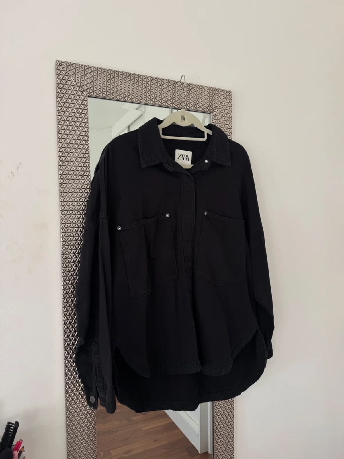 Usado por Scarleth Valentina Ruiz Soto, Sobrecamisa Zara, talla M