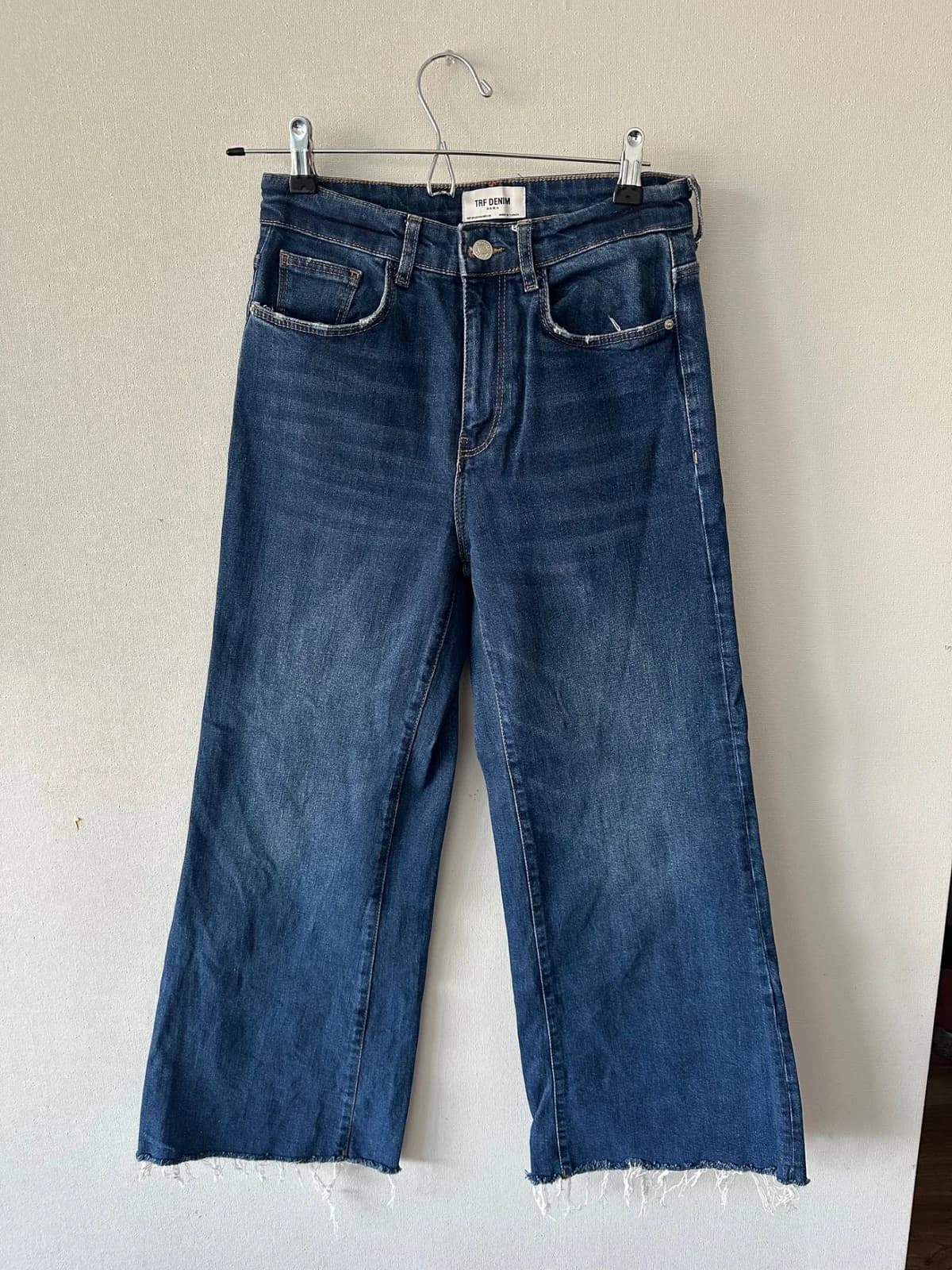 Usado por Closet de Pintando un Rato, Jeans recto Zara, talla 36