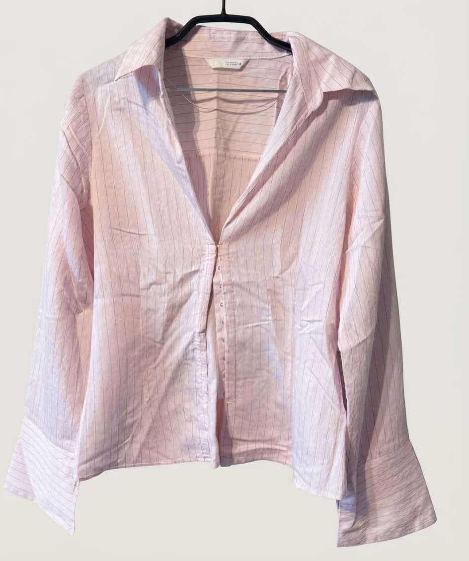 Blusa Zara rosa con broches — foto 1